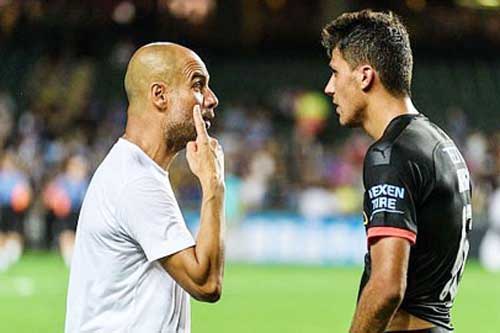 Man City: Pep không thể thiếu 'máy cày' Rodri
