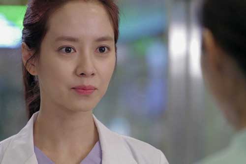 Chồng cũ bỏ đi biệt xứ, không 1 lời hỏi thăm con suốt 4 năm trời bất ngờ xuất hiện nhưng lời anh ta nói chỉ khiến tôi tức giận, tiễn khách tức thì