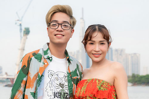 Khả Như, Bùi Anh Tuấn đi du thuyền ngắm Sài Gòn