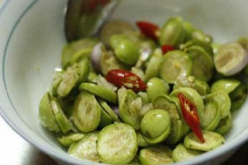 Ăn dưa cà muối theo 4 kiểu này có ngày sinh bệnh