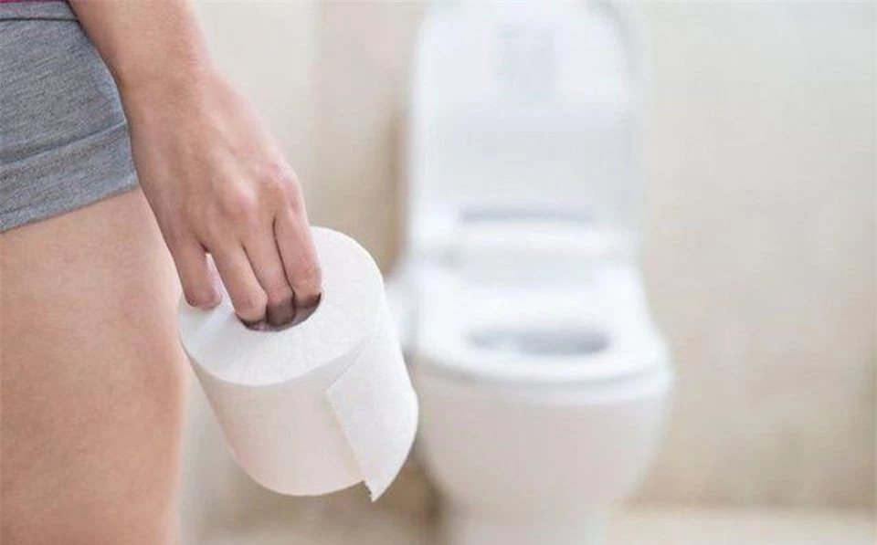 4 thói quen tưởng vô hại trong nhà vệ sinh làm giảm tuổi thọ