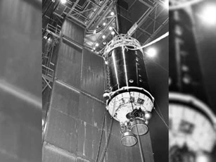 NASA giải mã vật thể bí ẩn quay quanh Trái Đất
