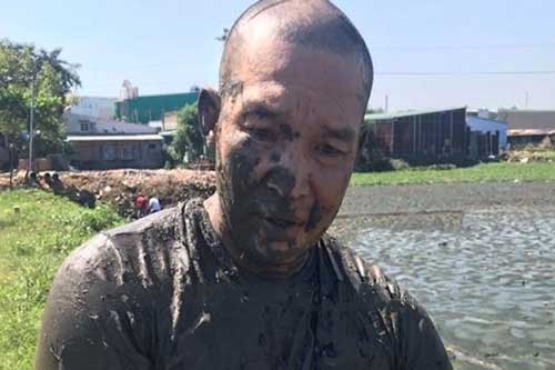 Đồng Nai: Bị vây bắt, đối tượng ôm ma túy nhảy xuống ao bùn để phi tang