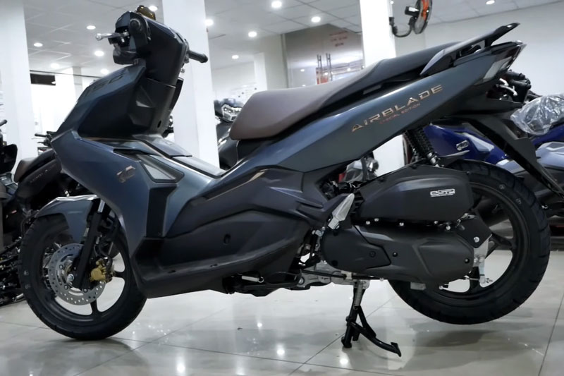 Cận cảnh Honda Air Blade 150 2021 phiên bản đắt nhất