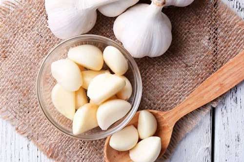 Điều gì xảy ra khi bạn ăn 2 tép tỏi sống mỗi ngày?