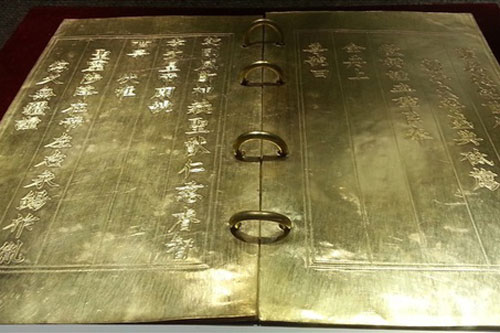Lai lịch về cuốn sách vàng trong sử Việt rốt cuộc là của ai