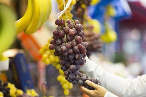Mua nho cứ nhắm trúng điểm này, đảm bảo ngon ngọt lại không sợ nhúng thuốc bảo quản