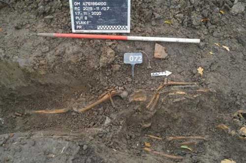 Đào đường, kinh hoàng vì 20 bộ hài cốt giấu dưới hào nước cổ