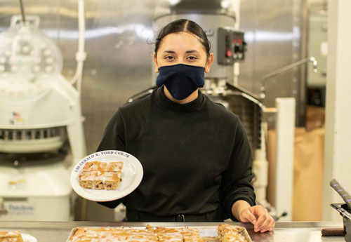 Thăm nhà bếp trên tàu sân bay Ford của hải quân Mỹ