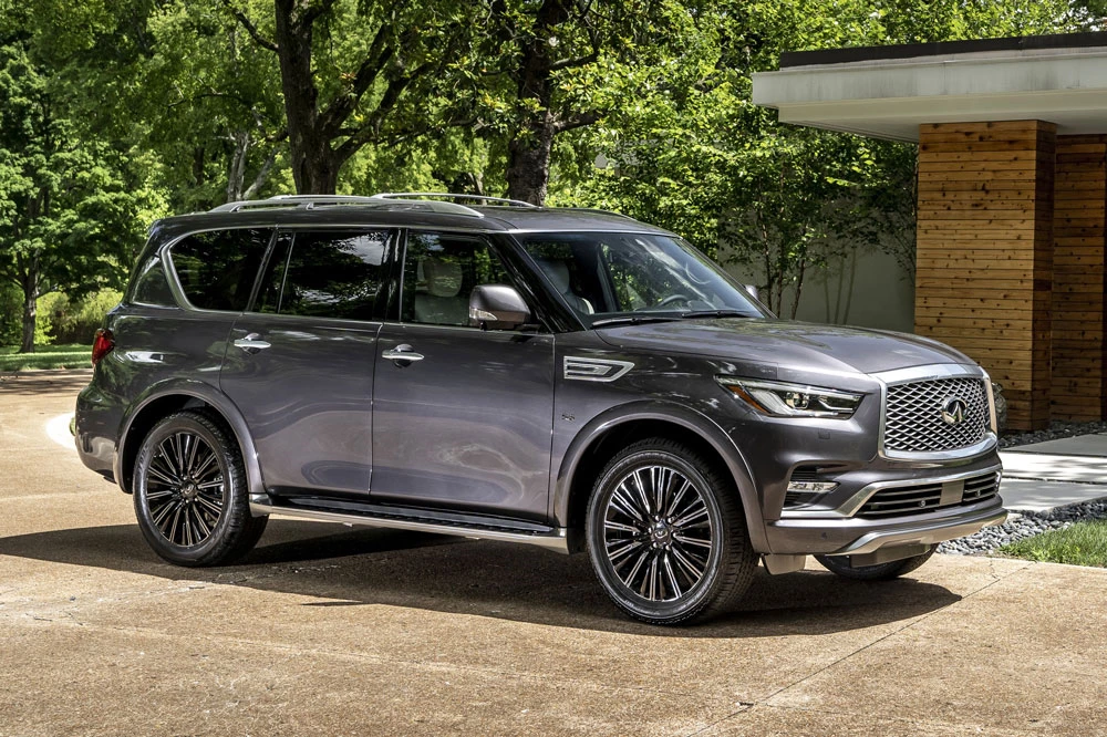 10. Infiniti QX80 2020 (sức chứa khoang hành lý khi gập 2 hàng ghế sau: 2.693 lít).