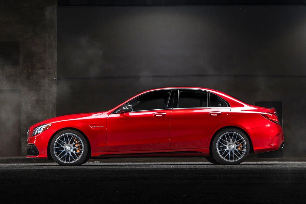 2. Mercedes-Benz C63 S AMG.