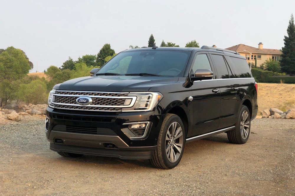 3. Ford Expedition 2020 (sức chứa khoang hành lý khi gập 2 hàng ghế sau: 2.962 lít).