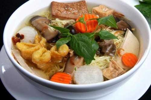 Làm nhanh hủ tiếu chay vị đậm đà cho bữa sáng bận rộn