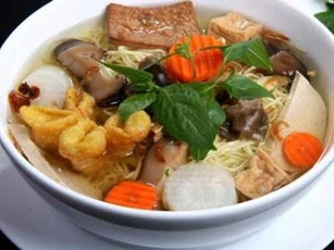Làm nhanh hủ tiếu chay vị đậm đà cho bữa sáng bận rộn