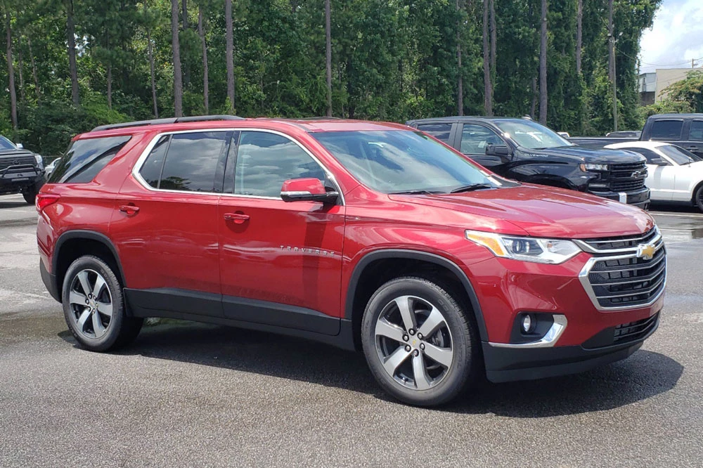 6. Chevrolet Traverse 2020 (sức chứa khoang hành lý khi gập 2 hàng ghế sau: 2.781 lít).