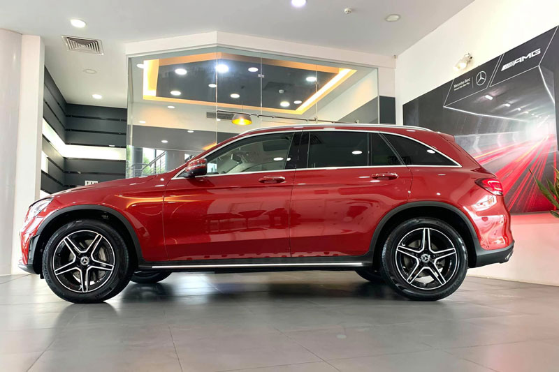 Sắp hết giảm thuế, khan xe, khách phải chờ vài tháng