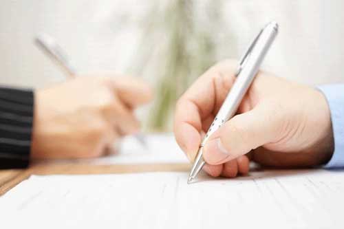 Mỗi lần lời qua tiếng lại mẹ chồng lại muốn chúng tôi thử ly hôn