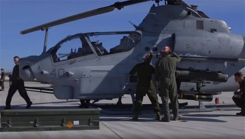 Lục quân Mỹ phô diễn sức mạnh trực thăng tấn công AH-1Z Viper - Hình 5 Luc quan My pho dien suc manh truc thang tan cong AH-1Z Viper-Hinh-5