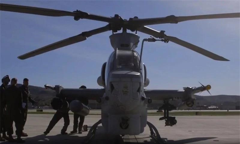 Lục quân Mỹ phô diễn sức mạnh trực thăng tấn công AH-1Z Viper - Hình 7 Luc quan My pho dien suc manh truc thang tan cong AH-1Z Viper-Hinh-7