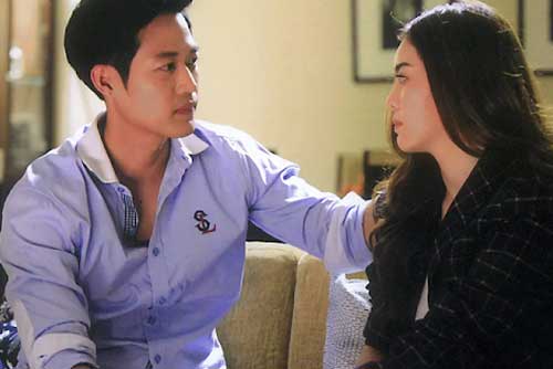 Nằm bẹp trên giường bệnh đau khổ gọi điện cho vợ cũ, song câu trả lời của cô và giọng nói xen vào sau đó mới khiến anh ta rụng rời ân hận