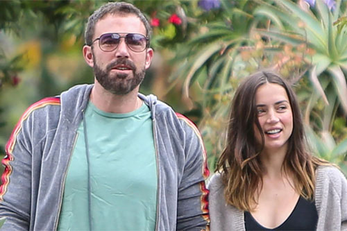 Bạn gái chuyển đến ở cùng Ben Affleck