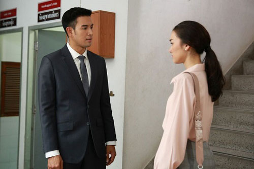 Gia đình tan nát vì video 'nóng' của chồng sau buổi họp lớp