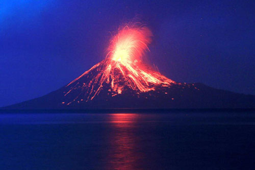 Lần đầu tiên trong lịch sử, các nhà khoa học ghi nhận được hiện tượng núi lửa 'tái sinh'