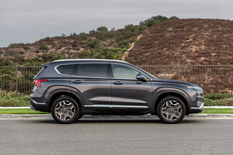 Hyundai Santa Fe 2021 chốt giá hơn 620 triệu đồng