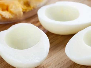 Những người không nên ăn lòng trắng trứng gà