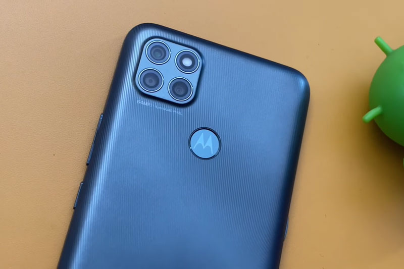 Smartphone chống nước, chip S662, RAM 4 GB, pin 6.000 mAh, giá gần 4 triệu