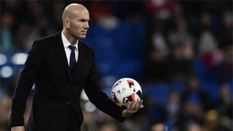 Juventus vẫn tơ tưởng Zidane 