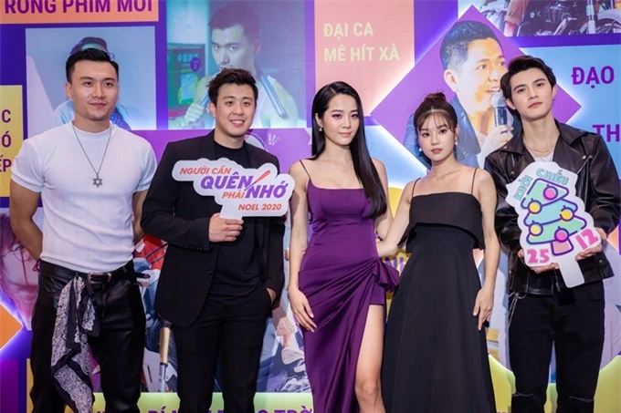 Dàn diễn viên trẻ của Người cần quên phải nhớ (từ trái qua): Xuân Phúc, HuyMe, Karen Nguyễn, Hoàng Yến Chibi, Trần Ngọc Vàng.