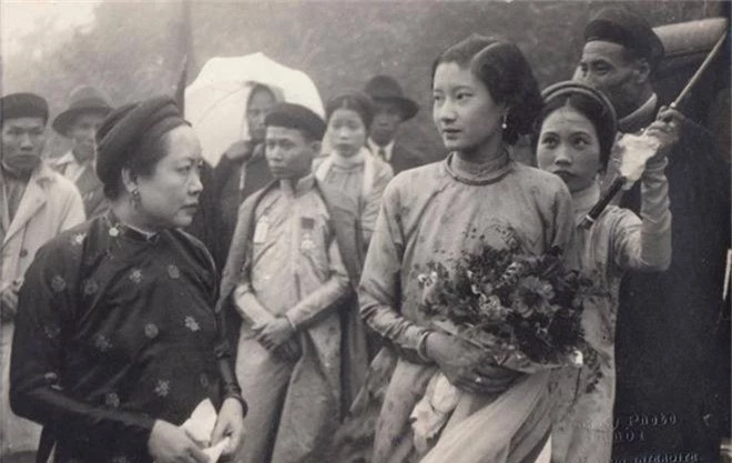 Vì sao vua Bảo Đại đặt tên cho hoàng hậu của mình là Nam Phương? - Hình 2 Vi sao vua Bao Dai dat ten cho hoang hau cua minh la Nam Phuong?-Hinh-2