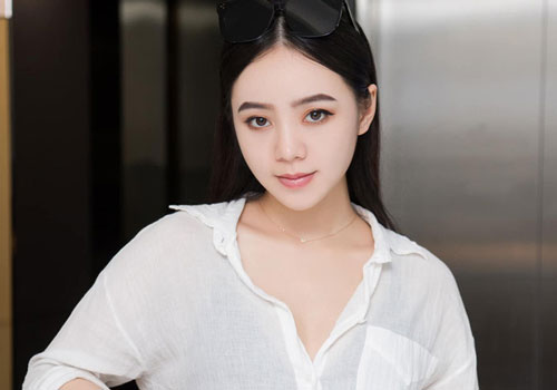 Gia cảnh thực, từng nặng gánh nợ nần khác xa hình ảnh tiểu thư, kiêu chảnh của Quỳnh Kool