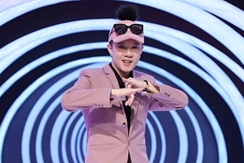 Young Uno hát 'Tuyết yêu thương' lần cuối