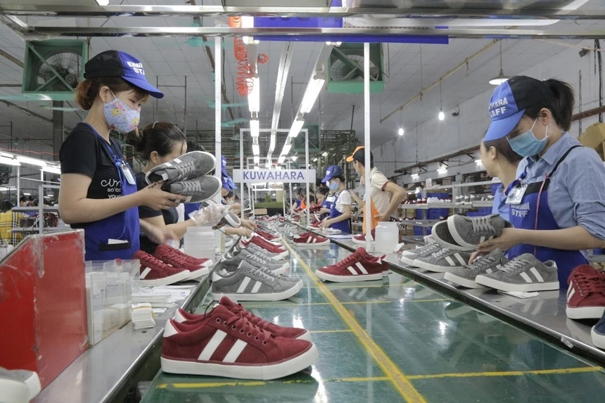Đến hết 11 tháng, xuất khẩu giày dép, túi xách mới thu được 17,71 tỷ USD (Ảnh: Int)
