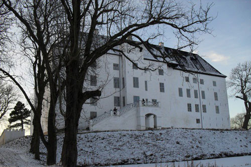 Những lâu đài ma ám và giai thoại hồn ma đáng sợ nhất thế giới