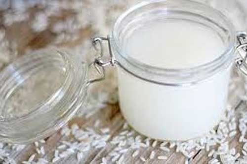 Lợi ích bất ngờ của việc cho con ăn nước cơm mỗi ngày