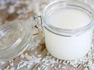 Lợi ích bất ngờ của việc cho con ăn nước cơm mỗi ngày