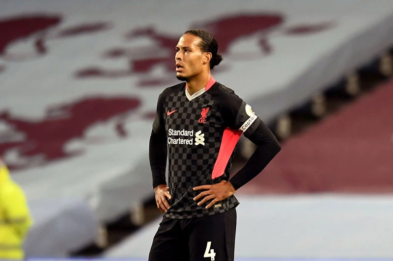 Trung vệ: Virgil van Dijk (Liverpool, định giá chuyển nhượng: 72 triệu bảng).