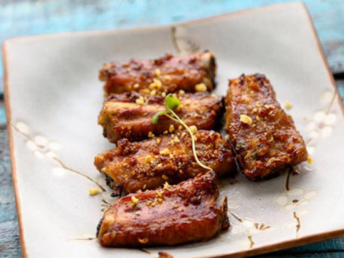 Cách làm món sườn nướng tỏi bằng nồi chiên không dầu ngon tuyệt