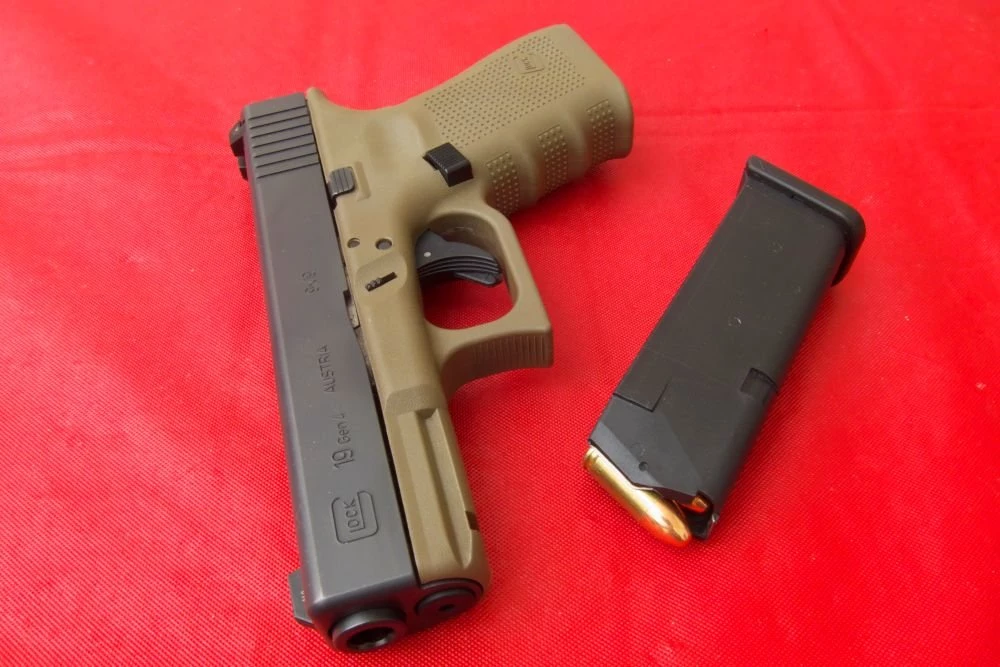 Nga sẽ chế tạo một loại súng ngắn thế hệ mới dựa trên khẩu Glock của Áo. Ảnh: Topwar.