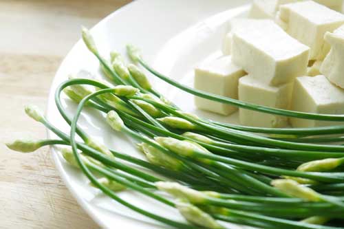 Tác dụng của lá hẹ với sức khỏe ít người biết