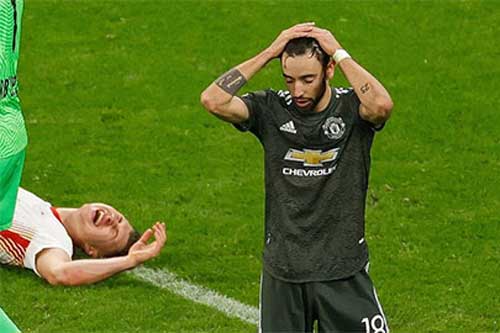 Ferdinand chỉ ra sai lầm chí tử khiến M.U bị loại khỏi Champions League