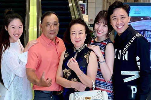 Hari Won thân thiết với mẹ chồng