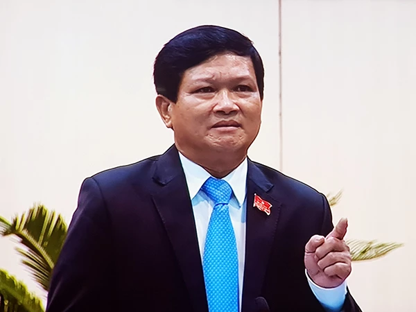 Ông Nguyễn Nho Trung, Chủ tịch HĐND TP Đà Nẵng công khai rộng rãi đến cử tri những vấn đề bức xúc mà chính quyền TP đã tập trung tháo gỡ