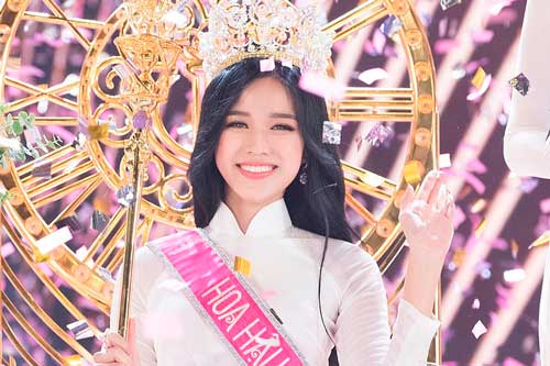 Thân hình gầy và góc nghiêng gây “mất điểm” của Hoa hậu Đỗ Thị Hà