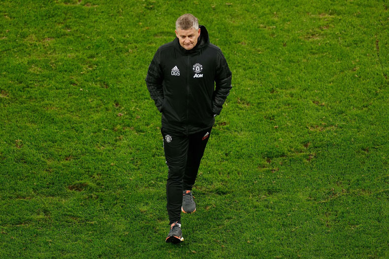 M.U bị loại khỏi Champions League: Solskjaer yếu hèn, thua từ cách nhập cuộc