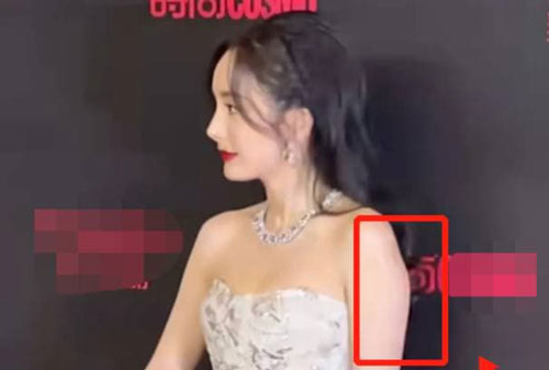 'Người mảnh dẻ' như Dương Mịch cũng có lúc bị chộp khoảnh khắc 'vai u thịt bắp'