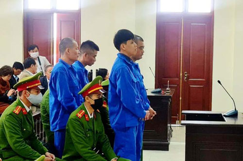 Nam Định: Nhóm "bảo kê, ăn chặn" tiền hỏa táng lĩnh 135 tháng tù giam